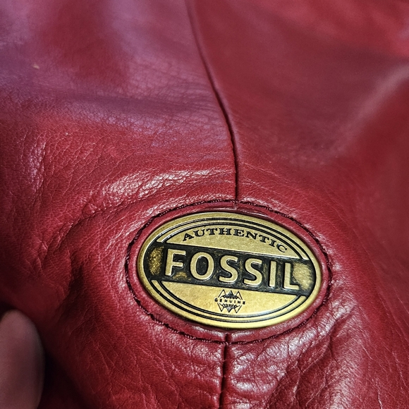 Fossil red genuine cowhide pebbled leather crossbody shoulder bag brass Hardware - Picture 6 of 9
